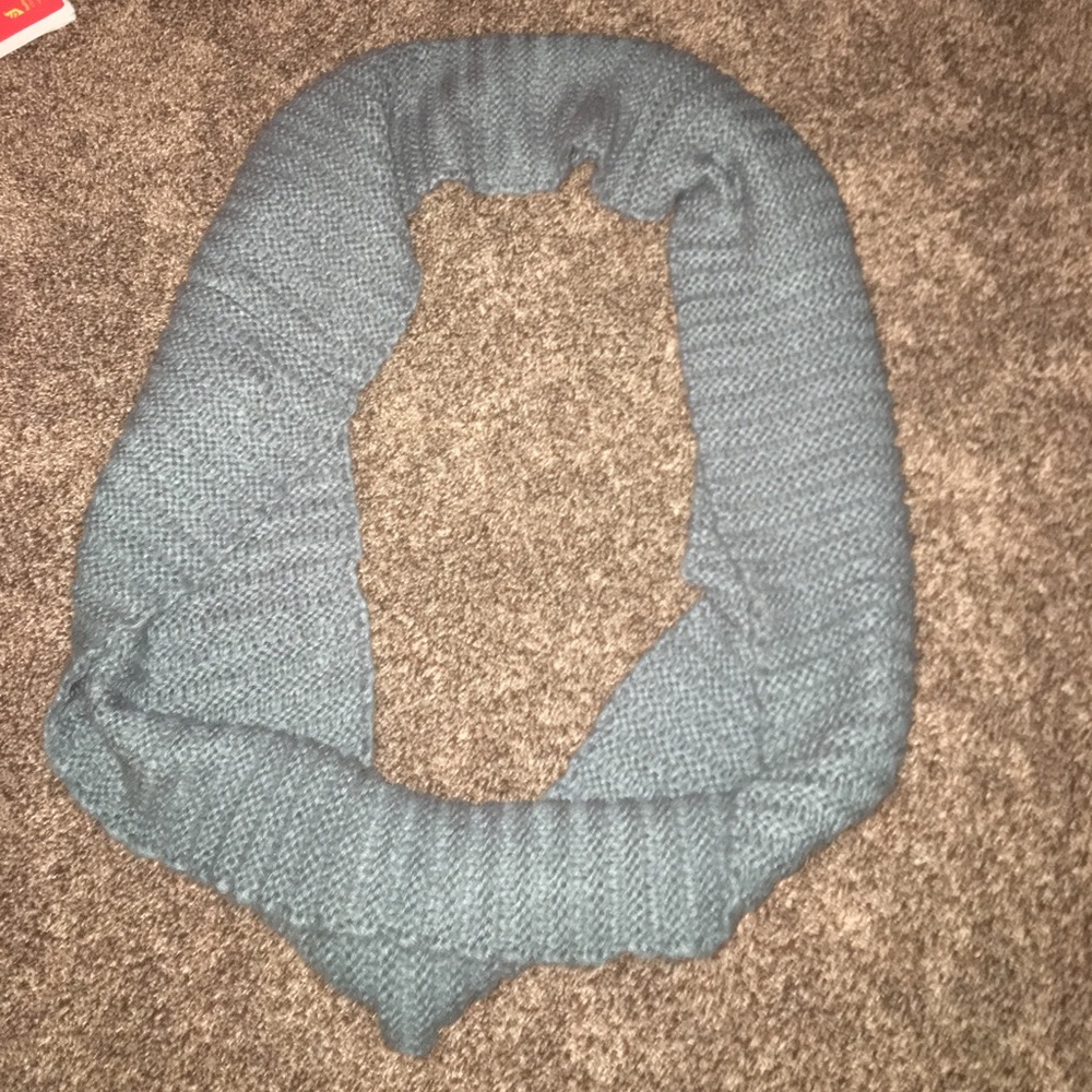 Infinity scarf